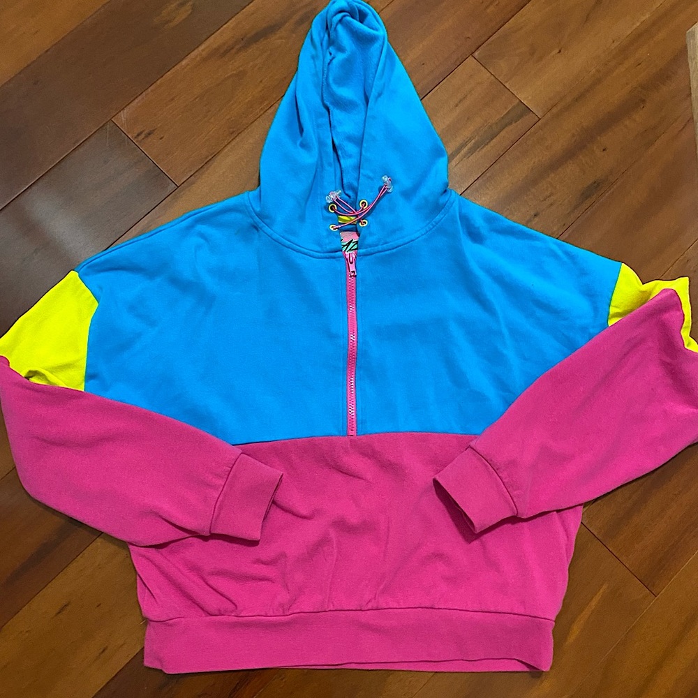 Hooded sweater top